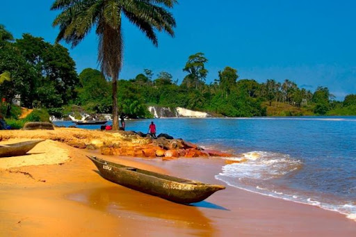 Socio-Ecological &amp; <em>Cultural</em> Centre, Kribi